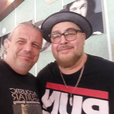 Con Nick Moss. Gabriel Delta. Gallery